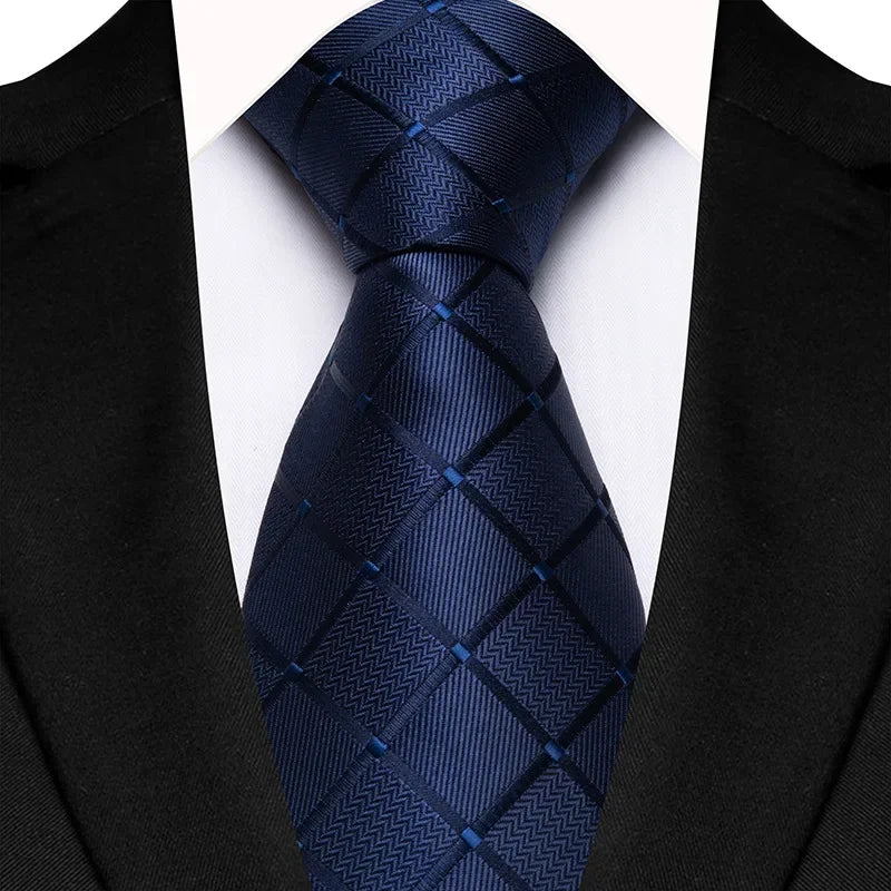 Luxury Men’s Plaid Business Necktie. Classic Checkered Jacquard Tie