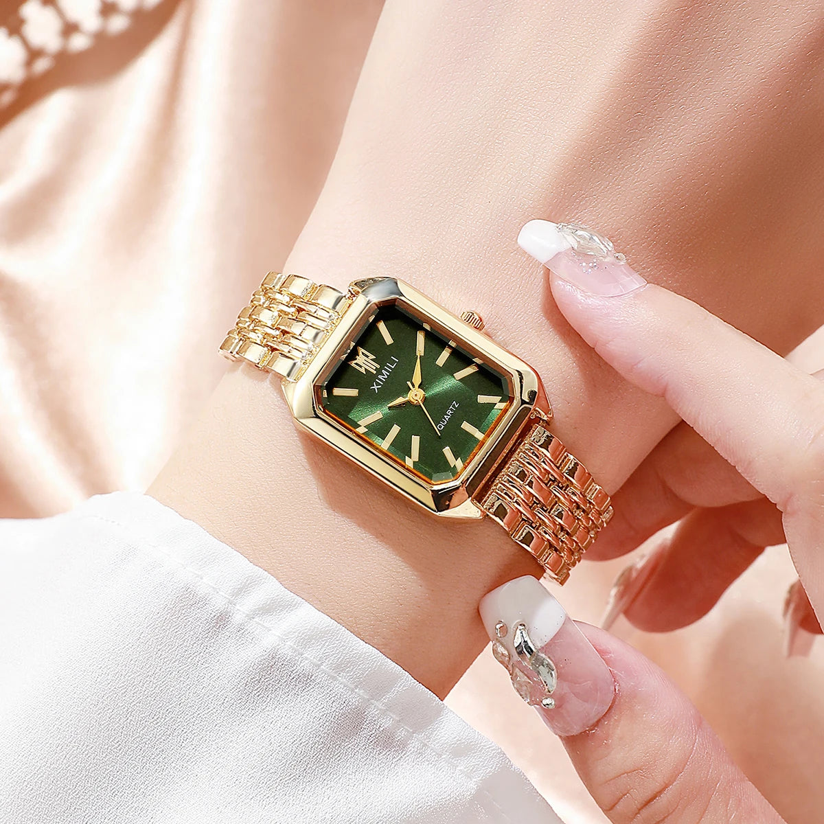 Elegant Women’s Rectangular Quartz Watch. Stainless Steel Bracelet Fashion Timepiece