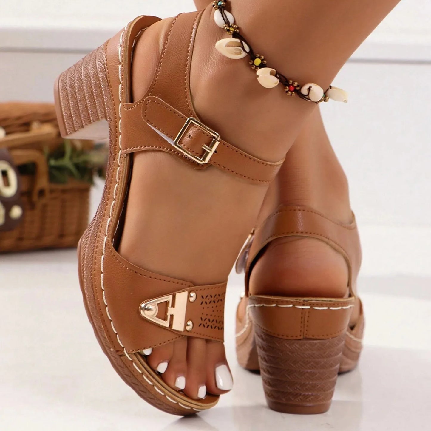 Young Girls' Fashion Sandals With Adjustable Buckles Multi-Strap Thick Medium Heel Solid Color One Line Sandals For Women Sexy