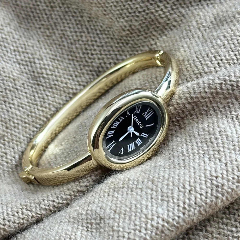 Elegant Women’s Oval Bracelet Watch .Fashion Quartz Timepiece