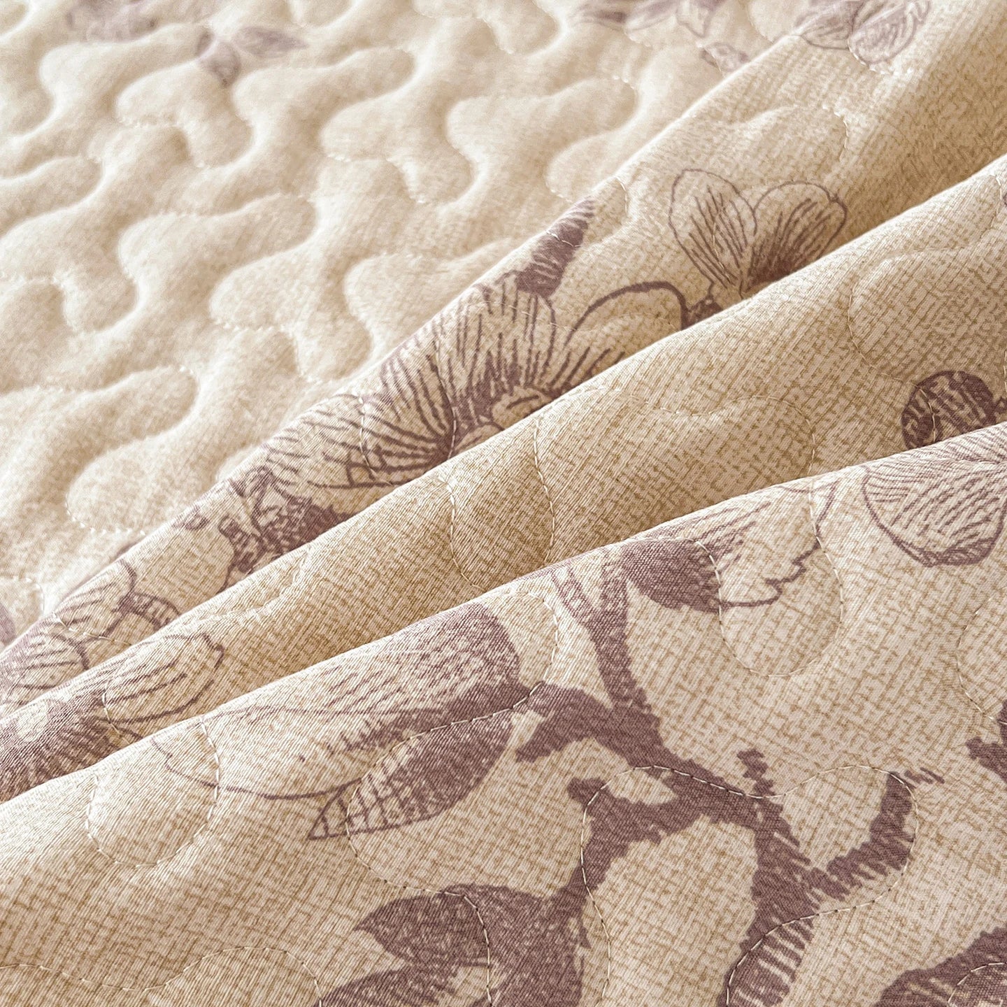 Elegant Floral Quilted Bedspread Set with Ruffle Trim