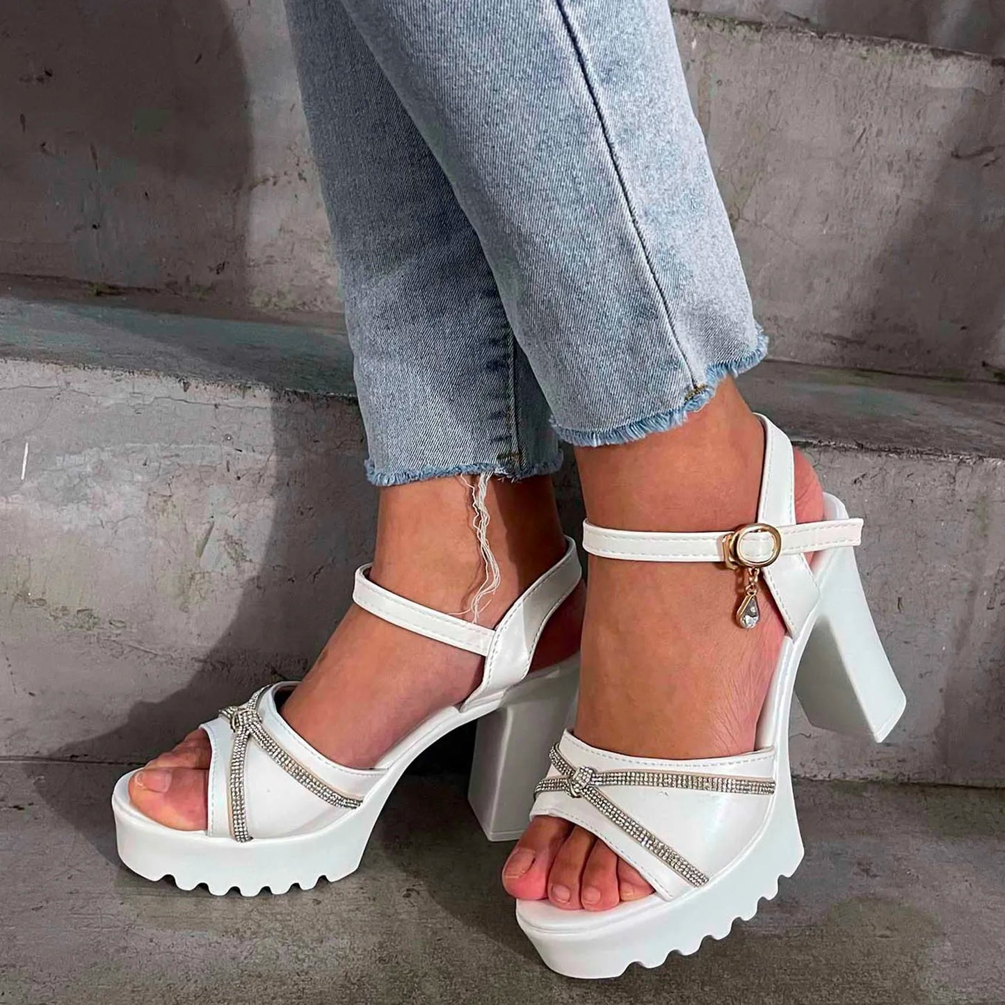 Elegant Chunky Heel Platform Sandals for Women