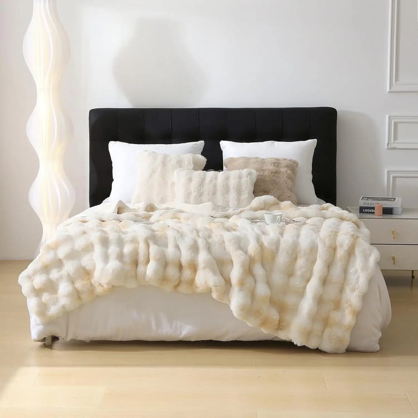 Luxury Chunky Knit Faux Fur Blanket .Ultra Soft Cozy Throw for Bed, Sofa & Home Décor