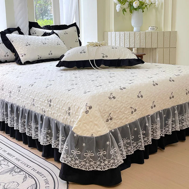Elegant Contrast Lace Quilted Bedspread Set