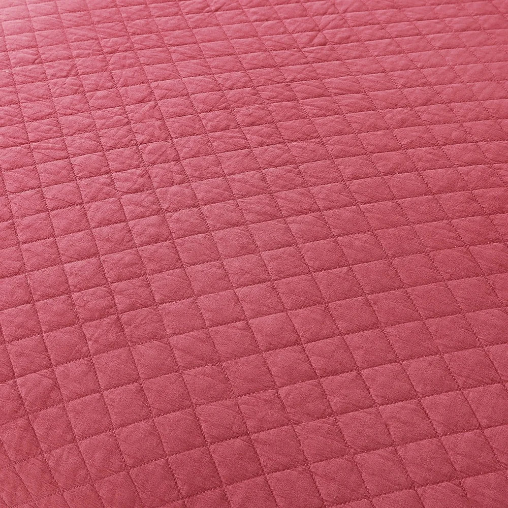 3 Piece Queen Quilt Set Soft Microfiber Bedspread Vintage Design Lightweight Coverlet Includes Pillow Shams Easy Care Machine