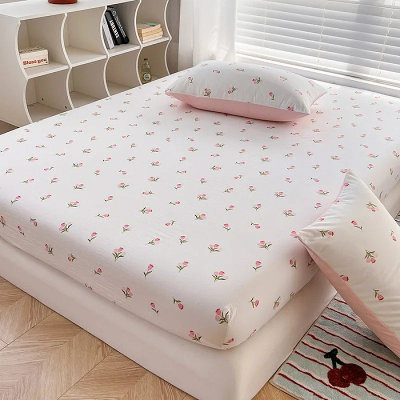 Machine Washable Fitted Mattress Protector. Non-Slip Deep Pocket Mattress Cover