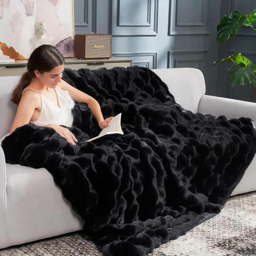 Luxury Faux Fur Throw Blanket .Ultra Soft Plush Bubble Blanket for Couch, Bed & Sofa