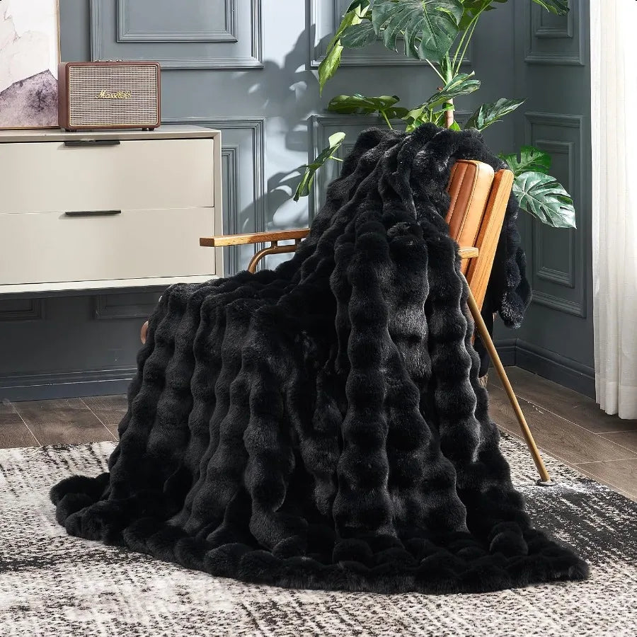 Luxury Faux Fur Throw Blanket .Ultra Soft Plush Bubble Blanket for Couch, Bed & Sofa