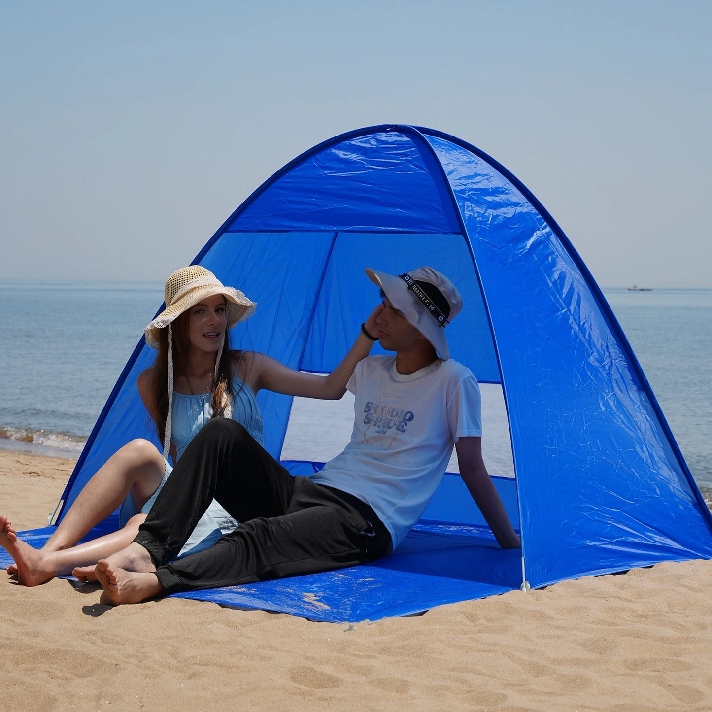 Portable Pop-Up Beach Tent – Lightweight Sun Shelter with Carrying Bag