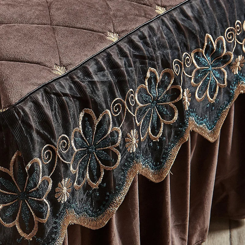 Luxury Plush Quilted Bedspread Set with Embroidered Trim