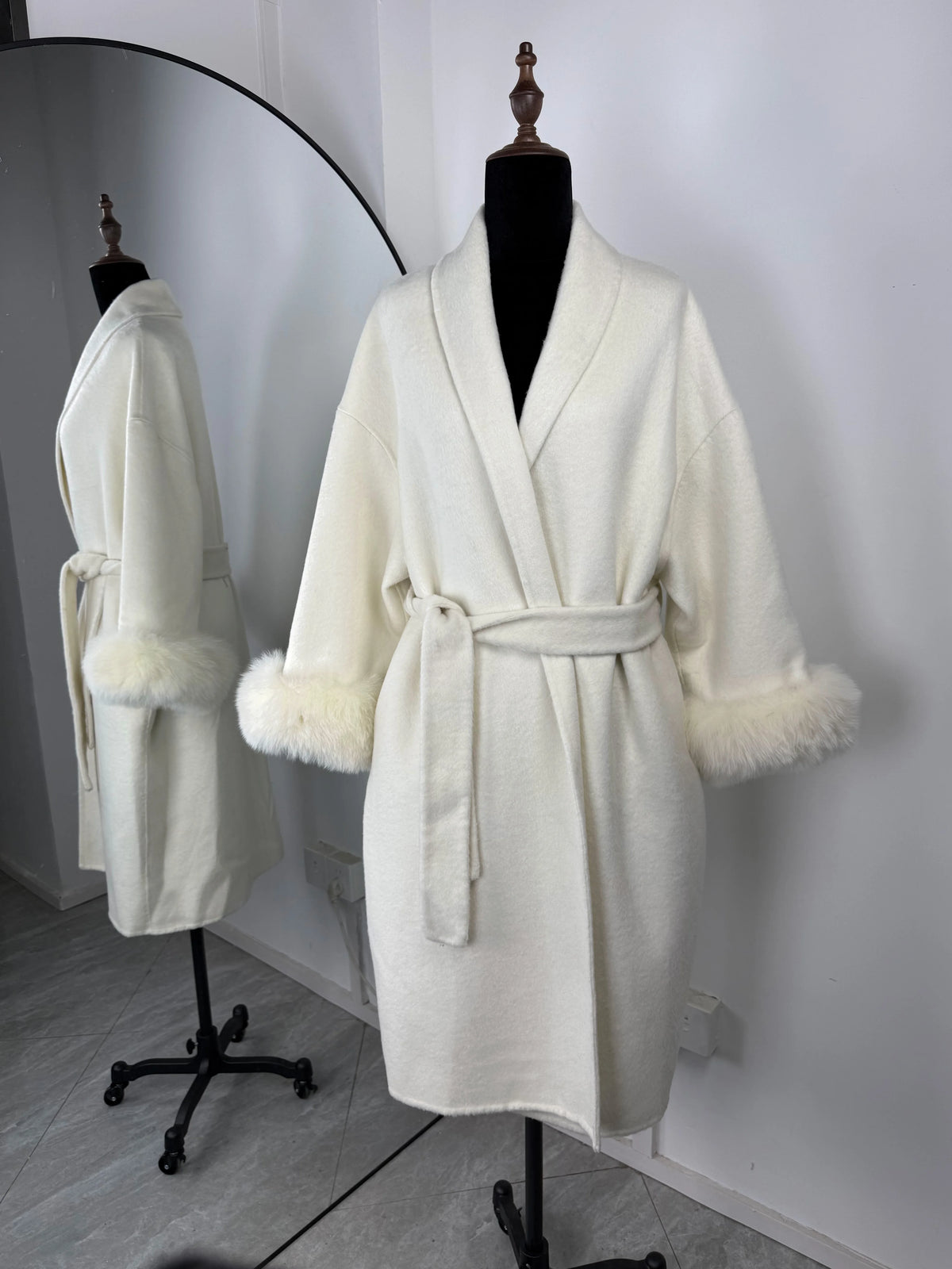 Women's Short Faux Fur Coat – Elegant Belted Winter Jacket with Shawl Collar