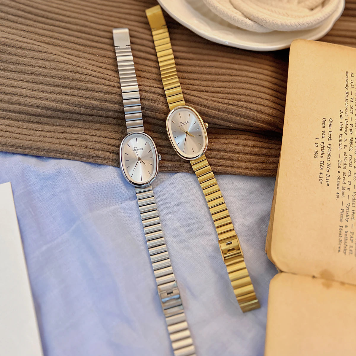Elegant Gold Tone Women’s Bracelet Watch Minimalist Fashion Timepiece