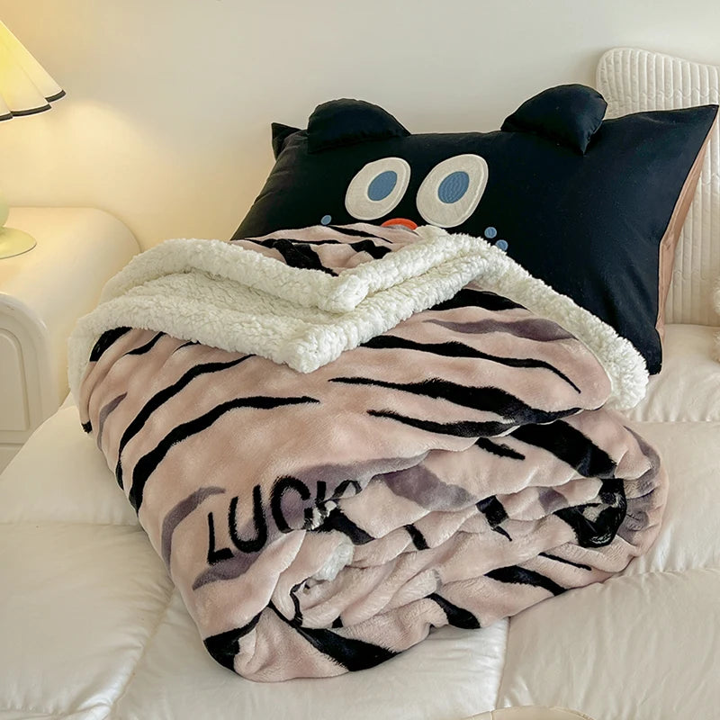 Luxury Soft Plaid Sherpa Fleece Blanket . Cozy Warm Throw for Sofa, Bed & Dorm Room