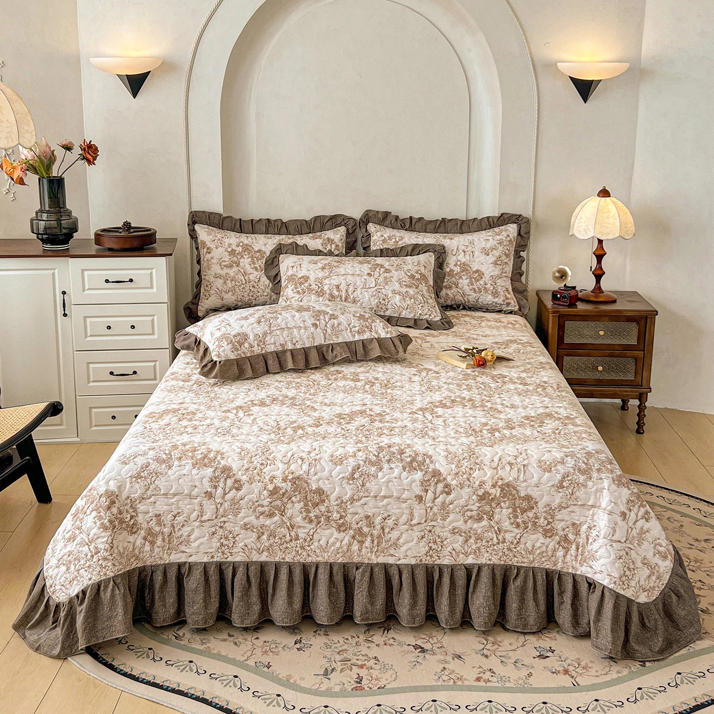 Elegant Floral Quilted Bedspread Set with Ruffle Trim