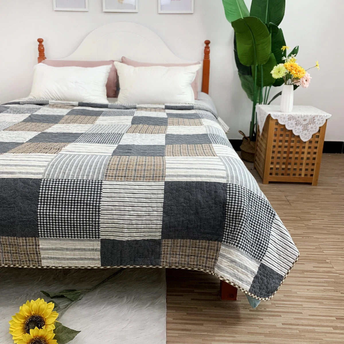 Floral Lightweight Quilted Bedspread Set