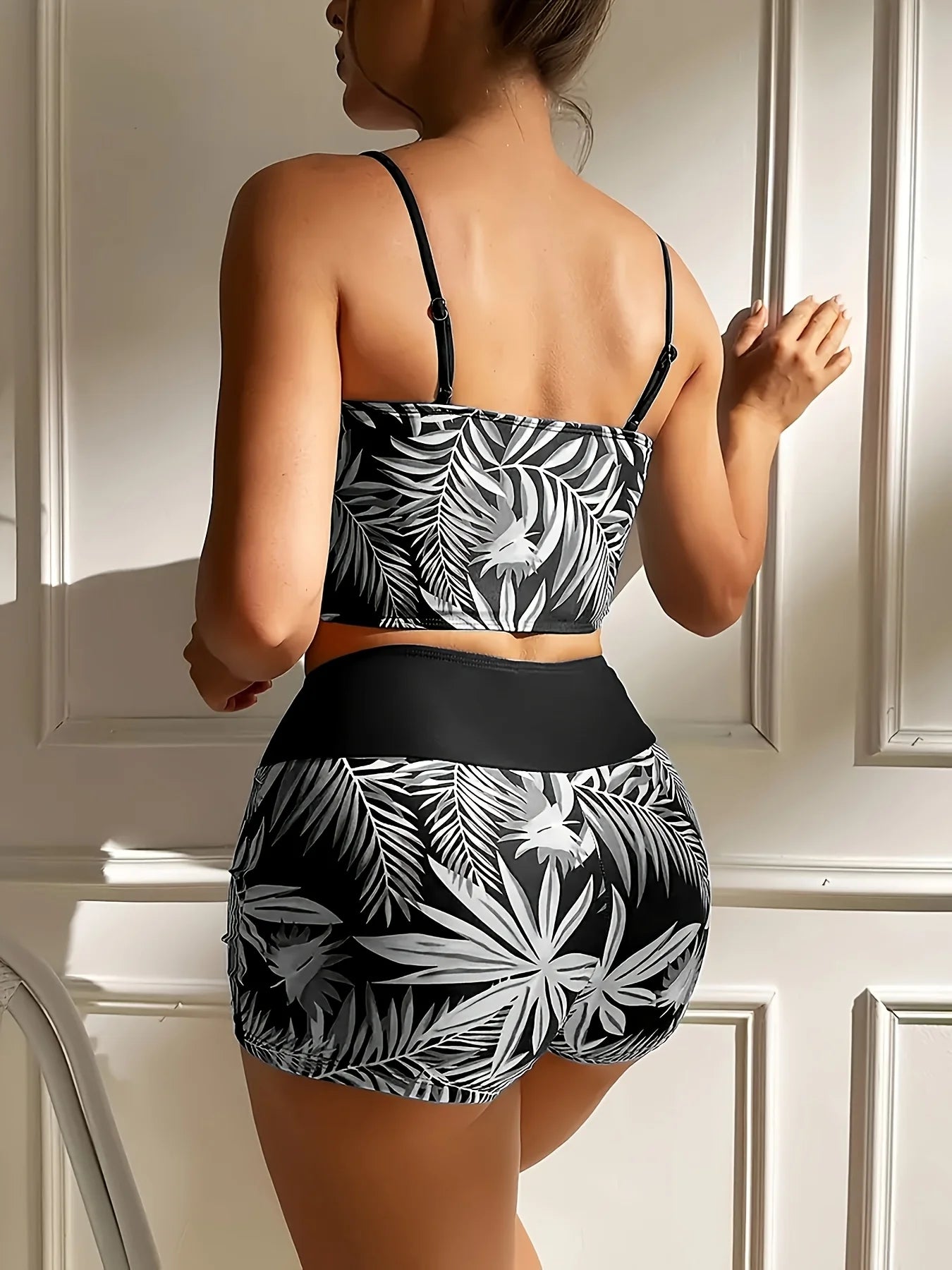 Women’s Palm Leaf Print 2-Piece Crop Tank Top & Shorts Set