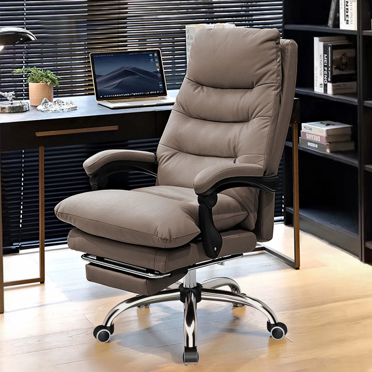 Comfortable Office Chair High Back Executive Desk Chair Leather Computer Gaming Chair Swivel Office Chairs with Footrest