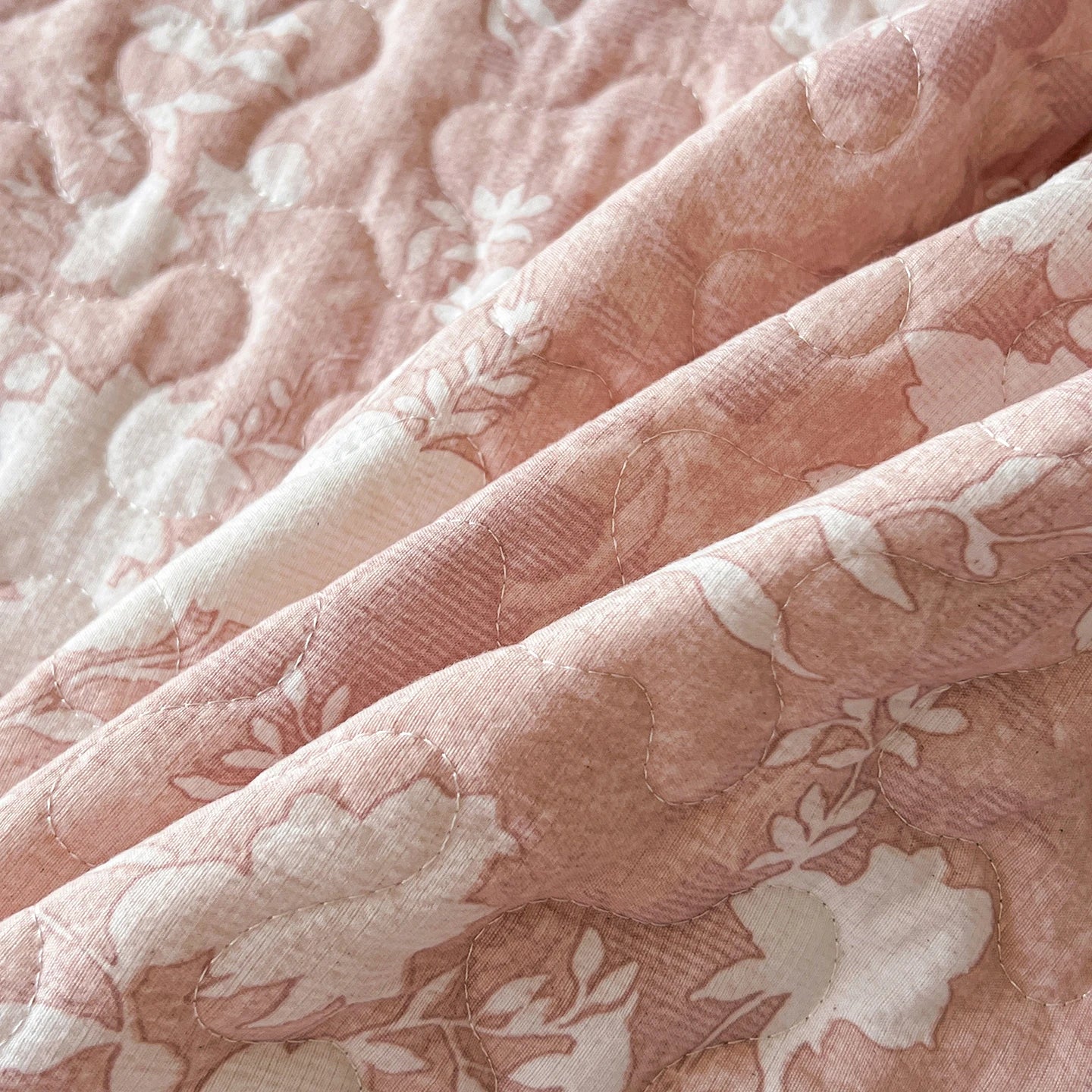 Elegant Floral Quilted Bedspread Set with Ruffle Trim