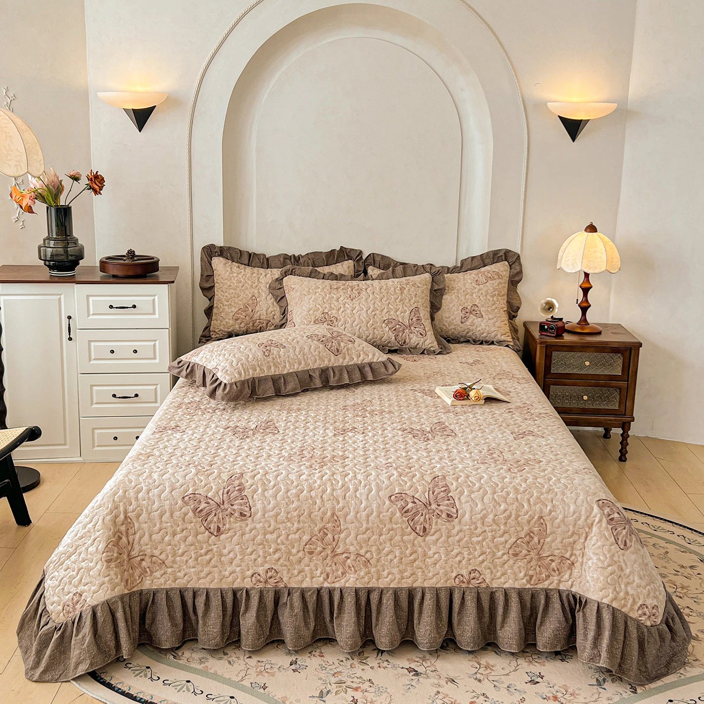 Elegant Floral Quilted Bedspread Set with Ruffle Trim