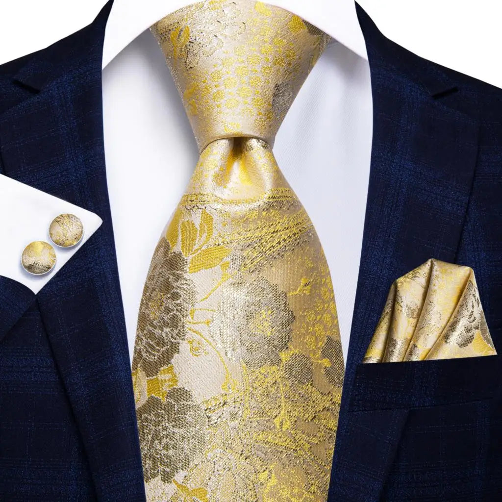 Men’s Gold Patterned Necktie. Wedding & Formal Wear