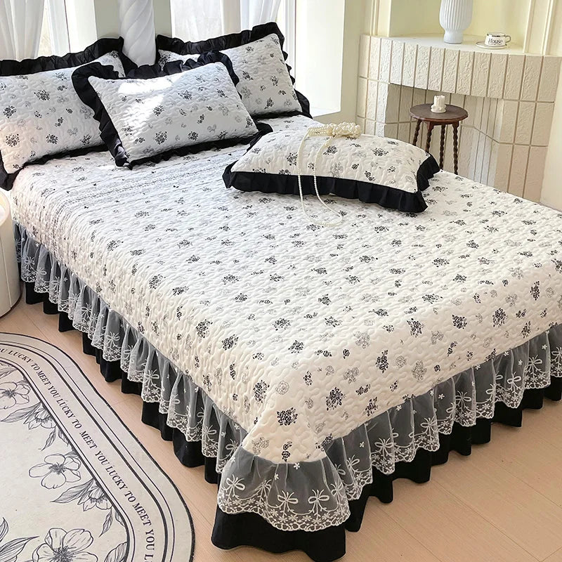 Elegant Contrast Lace Quilted Bedspread Set