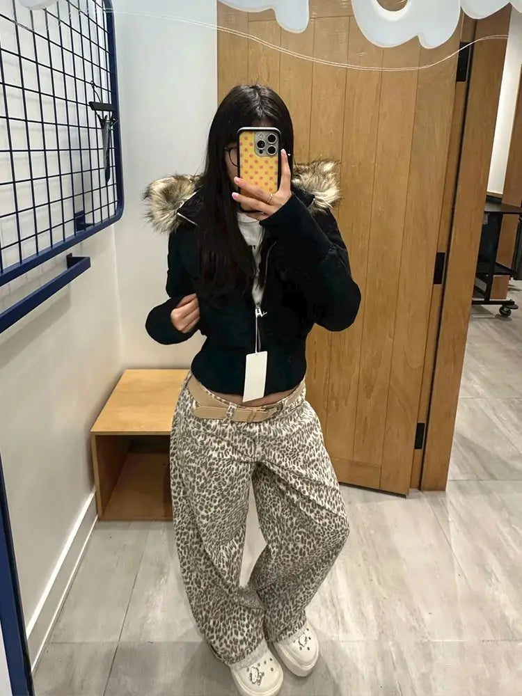 Women's Hooded Short Winter Puffer Jacket. Warm Cotton-Padded Parka Coat