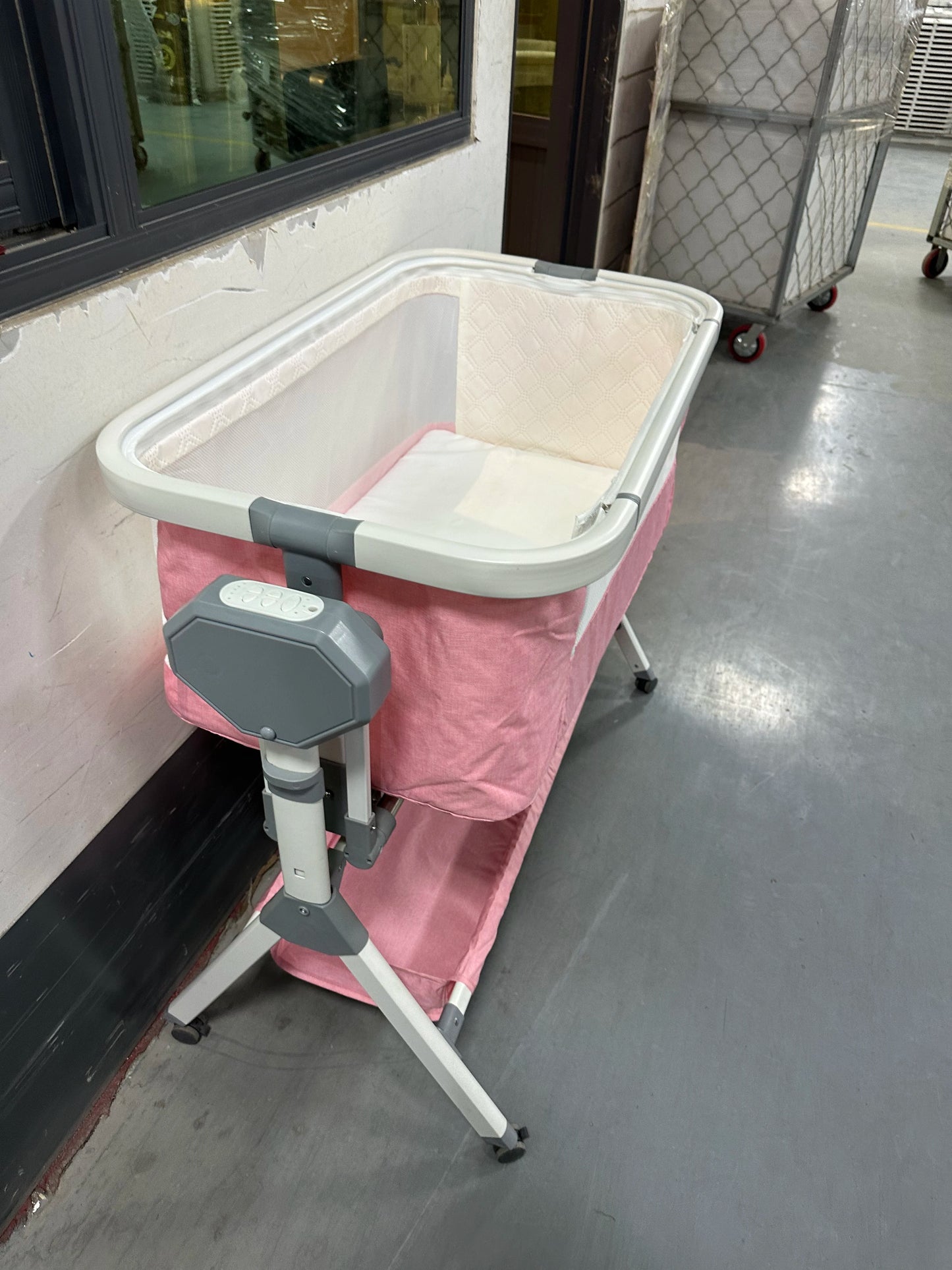 Adjustable Baby Bassinet Bedside Sleeper & Newborn Co-Sleeper with Storage Basket