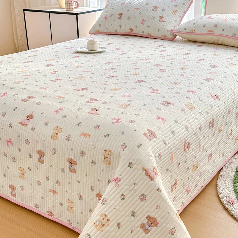 100% Cotton Quilted Bedspread. Lightweight Printed Bed Cover for All Seasons